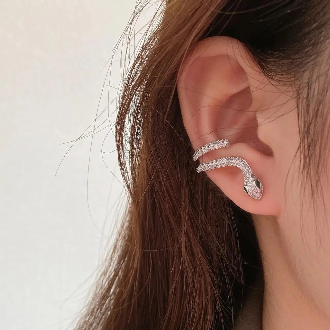 Electroplated Snake-Shaped Ear Bone Clip Earrings Jewelry, Niche High-End Statement Earring, Micro-Set Snake Stud Design, Exaggerated Style, Model E50011-EH