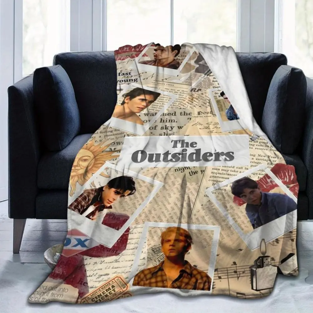 1pc Extra Soft Flannel Fleece Cozy Blanket Throw - Outsider-Themed Patchwork Print, Wrinkle Resistant, Multi-Size (30*40in Option), Versatile for Beds & Sofas, All-Season Comfort, 1-Piece Design