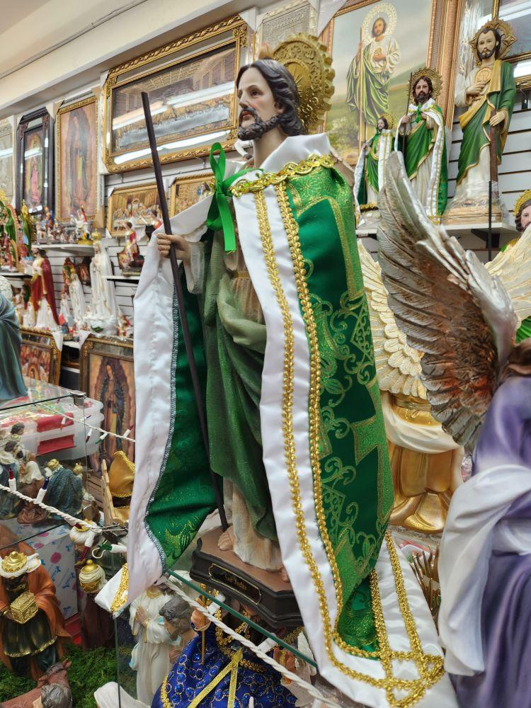 San Judas 20" Inches Tall CON CAPA (6 Estilos para Escojer)  Brand New Statue with Green and Gold Accents Religious Decor Ornaments St Jude Thaddeus With Cape Santo de los Casos Imposibles