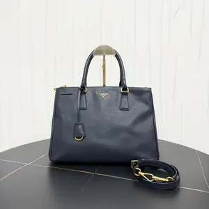 Pre-owned PRADA Leather Shoulder Bags 7.8'' R13969 Shoulder Bag C6849172563 0203 T1 Chloe