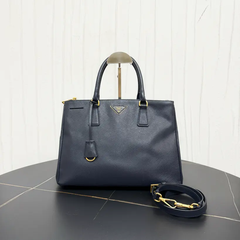 Pre-owned PRADA Leather Shoulder Bags 7.8'' R13969 Shoulder Bag C6849172563 0203 T1 Chloe