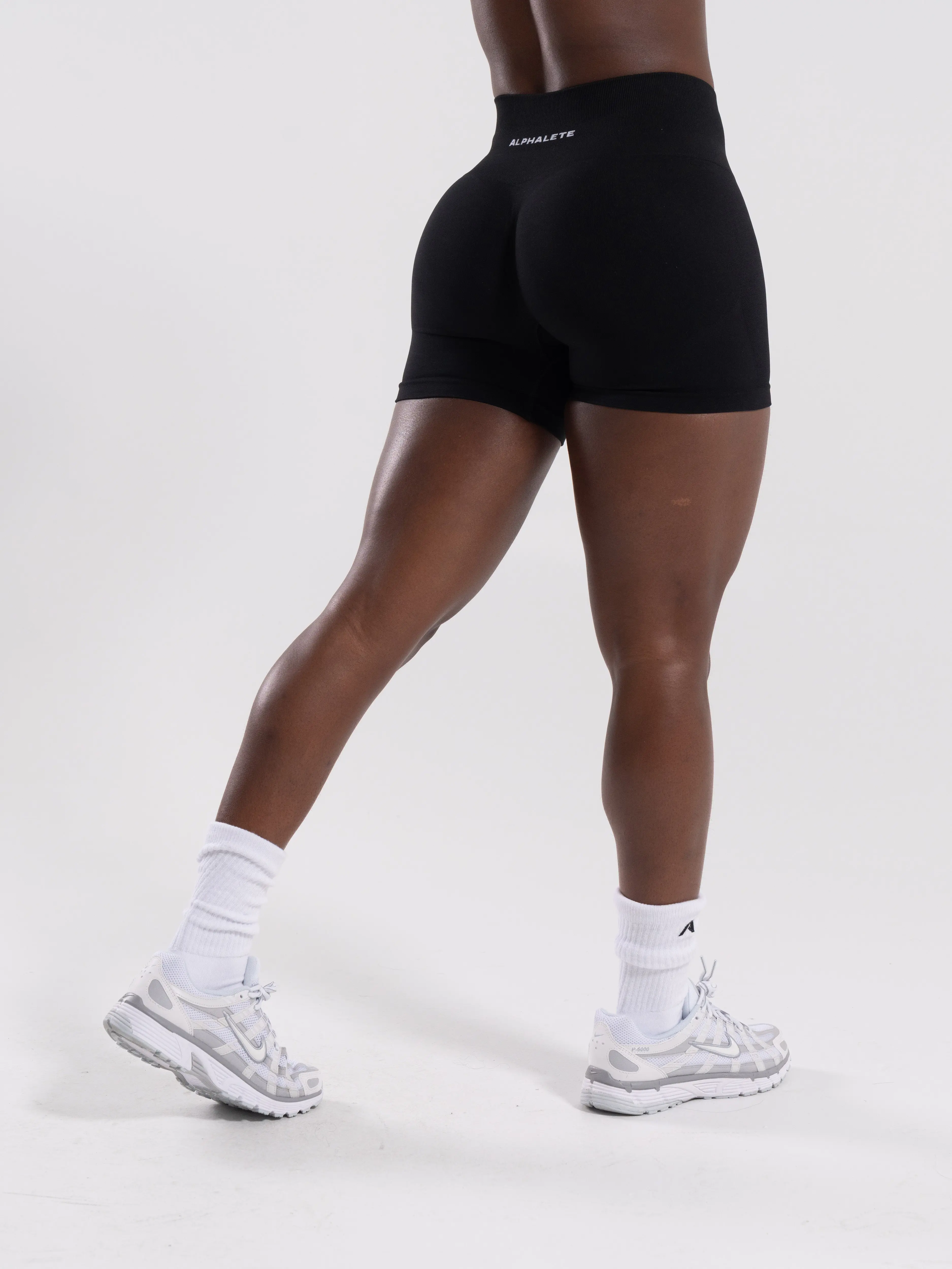 Pump Mid Rise Short - Black
