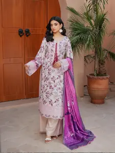 Traditional Pakistani Salwar Kameez, Cultural Wear for Women