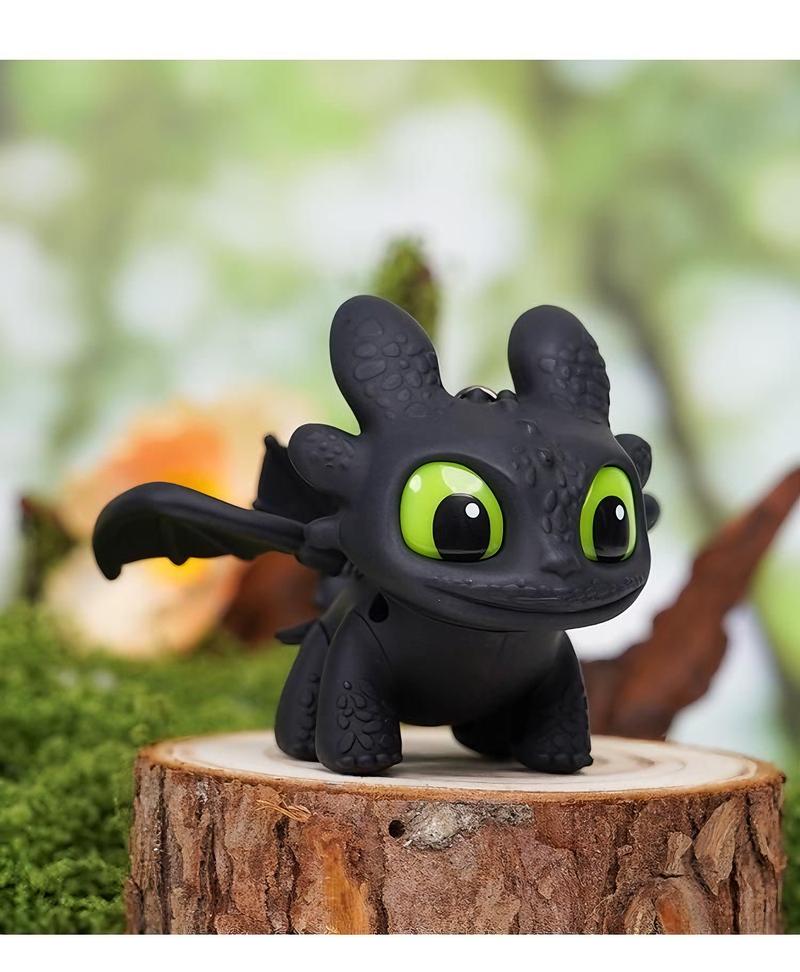 DIYCOM How to Train Your Dragon Night Fury Dragon Keychain Glow in the Dark Mini Dragon Pendant with Moving Wings Trendy Bag Charm Car Ornament Keychain Gift Christmas Gift Birthday Peripheral