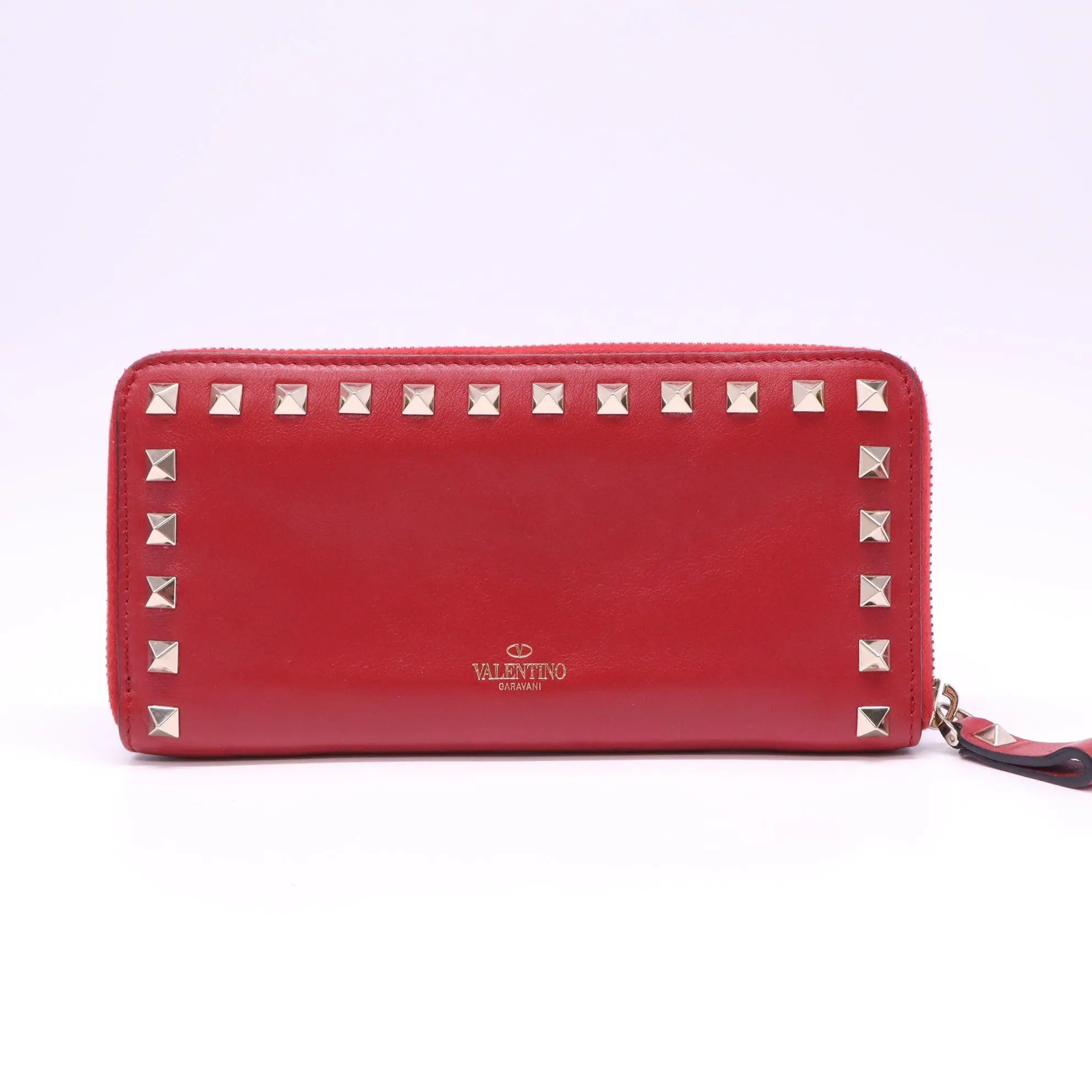 Pre-owned Valentino Leather Small Leather Goods Garavani Rockstud wallet W22097