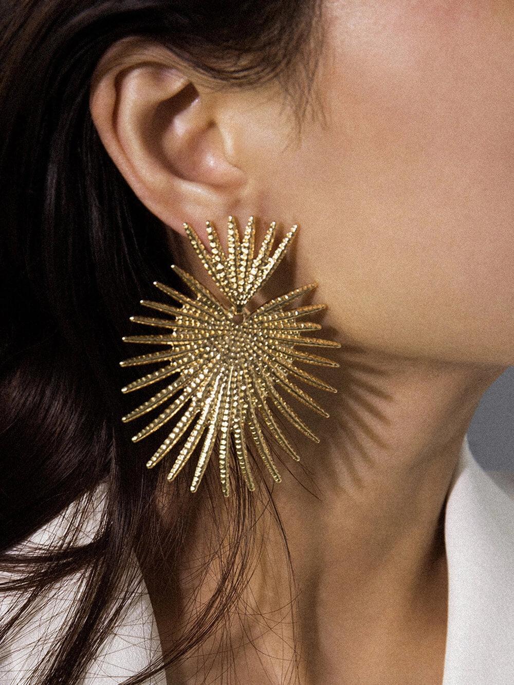 LikeMyChoice Retro Sunburst Gold-Plated Hoop Earrings Double-Layered 3D Design for Summer Beach & Date Night Ideal for Party & Night Out elegant simple design jewelry gift accessories for women jewelry mystery jar