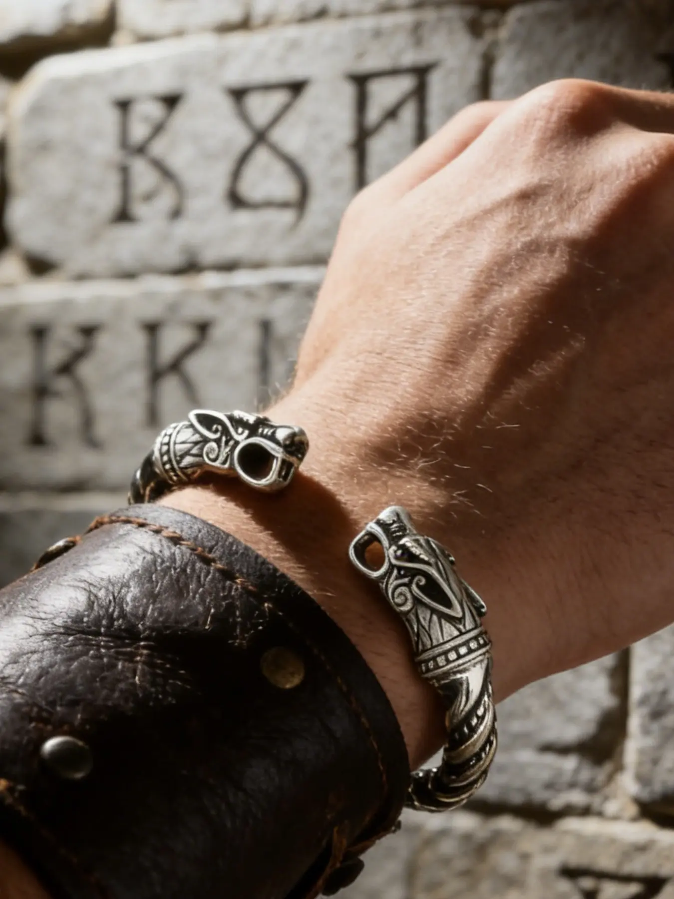 Wolf Head Punk Hip-Hop Vintage Style Viking Cold Style Punk Style Jewelry Stainless Steel Bracelet Adjustable Size for Men, Perfect Gift for Friends or Holidays