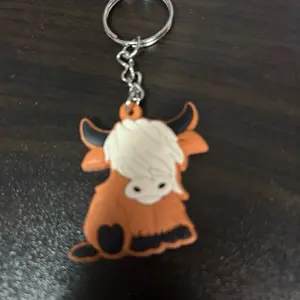 Highland cow keychain