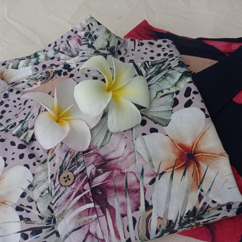 La Amrca Unisex ShortSleeve Menswear Hawaiian Shirt Silky Soft