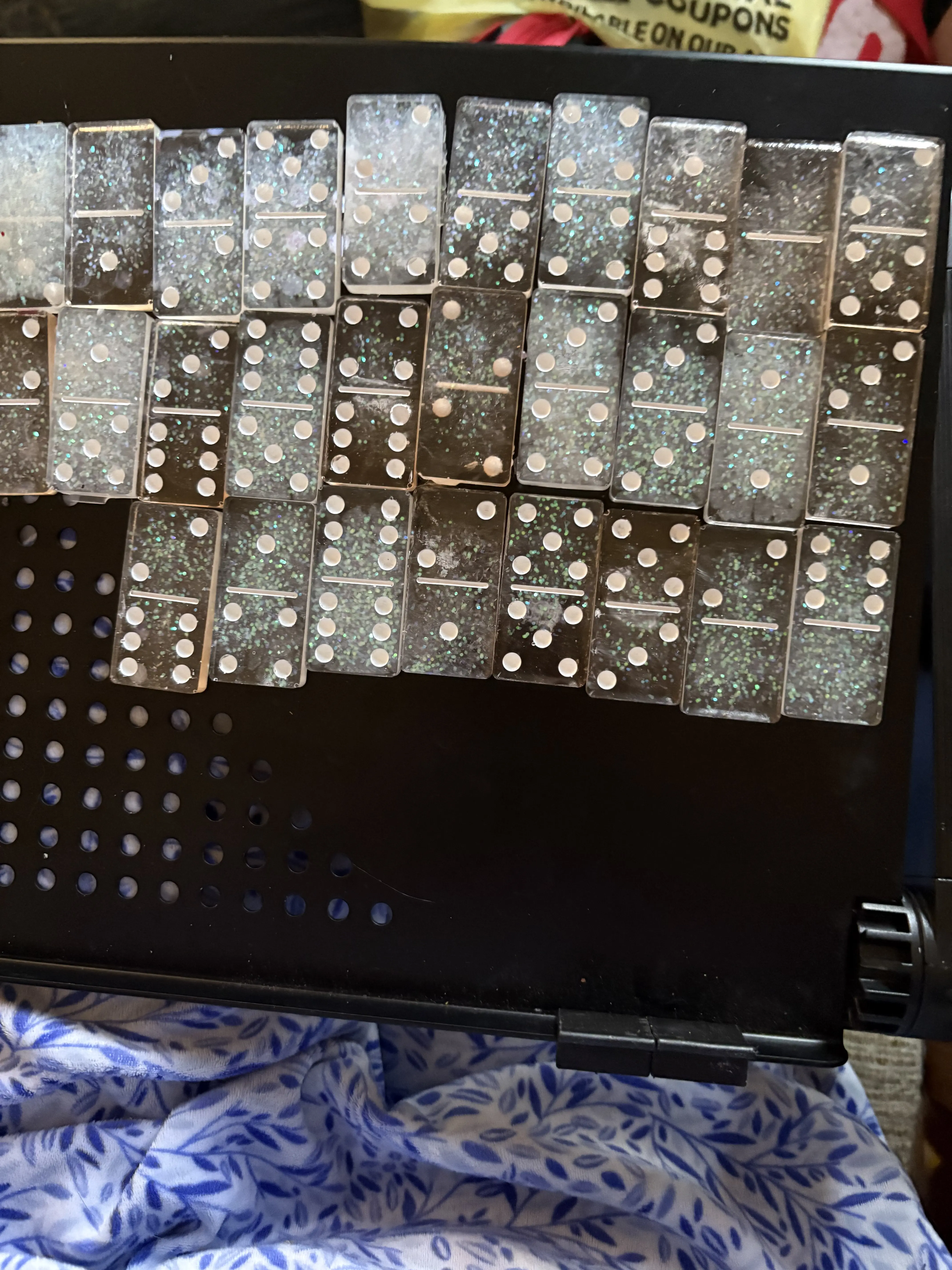 Clear sparkle dominos set