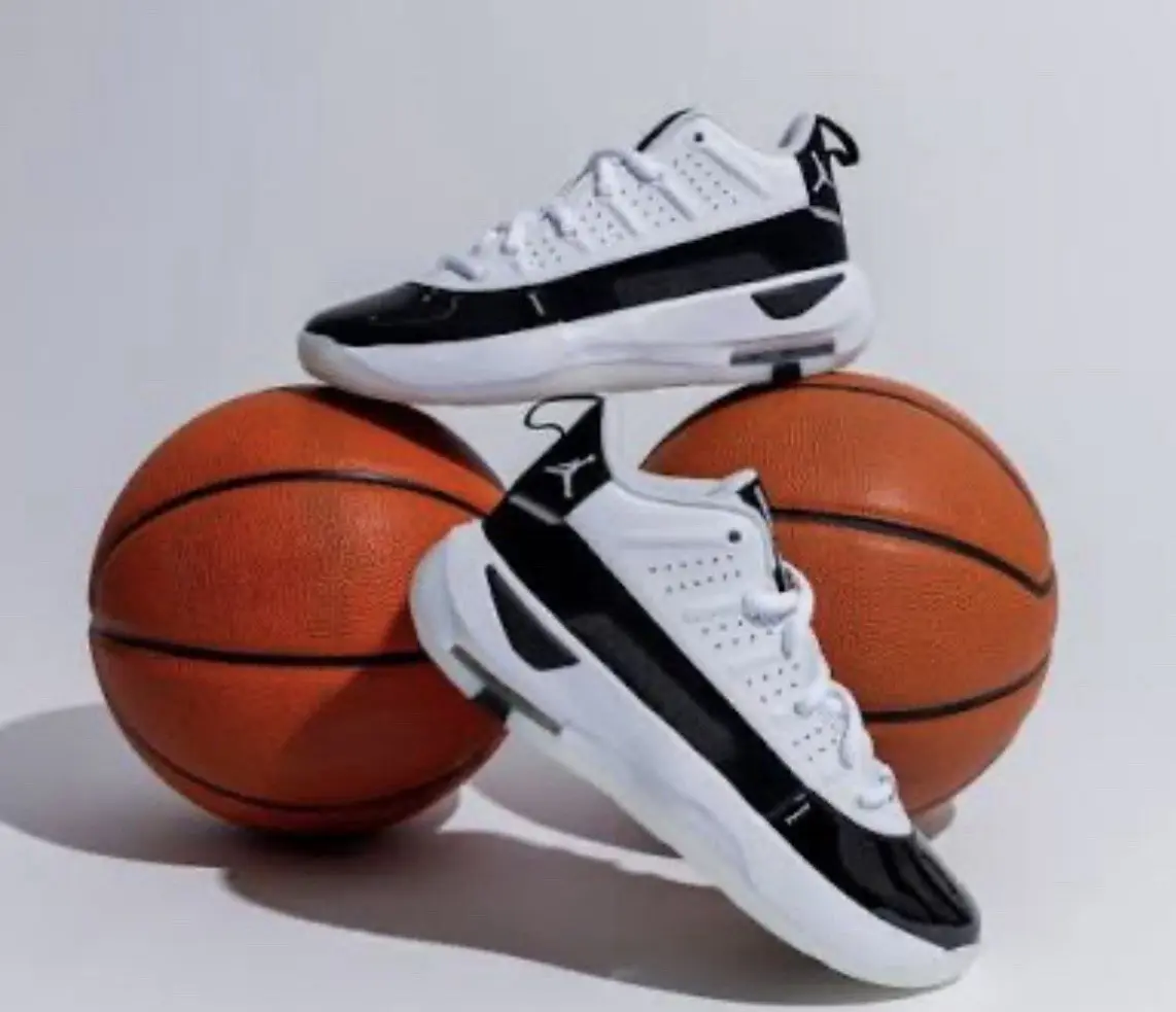 Nike Jordan Max Aura Concord Mens Sz 8-11.5 Basketball Sneaker White Black Shoe