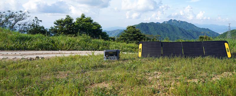 VTOMAN VS220 Pro Portable Solar Panel 220W 48V, 23% Efficiency Foldable Solar Panel w/ IP67 Waterproof & MC-4 Anderson XT60 DC5521 Adapters & Adjustable Kickstands, Off-Grid Power for Home & Camping