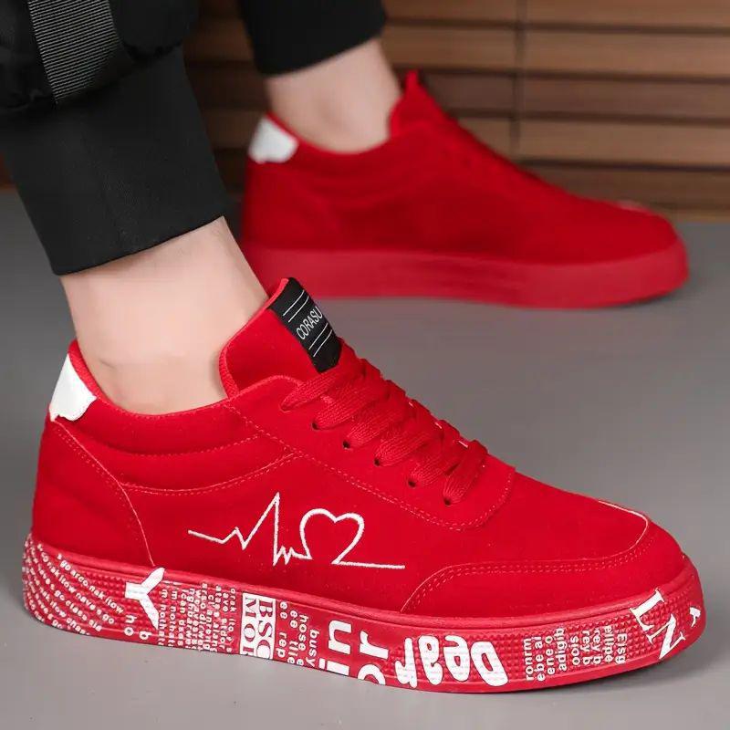 Men's fashionable skateboard shoes, versatile and trendy casual sports shoes for all seasons, red heart embroidery thread, suitable for giving him a birthday gift