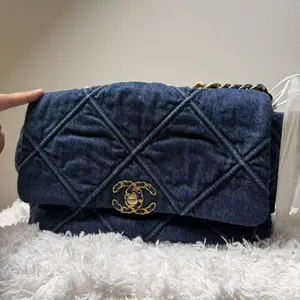 Pre-owned CHANEL Lamb Clutches & Wristlets Preowned 19 Denim Flap Bag