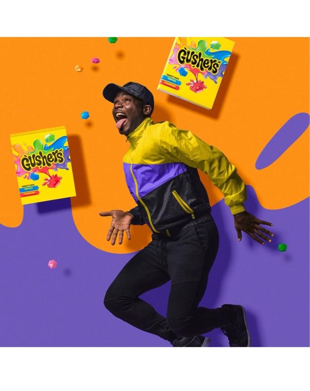 Gushers Strawberry & Tropical Variety Pack 0.8 oz - 42 Pouches of Fun and Colorful Treats, Good Source of Vitamin C, Gluten Free, Gelatin Free addict