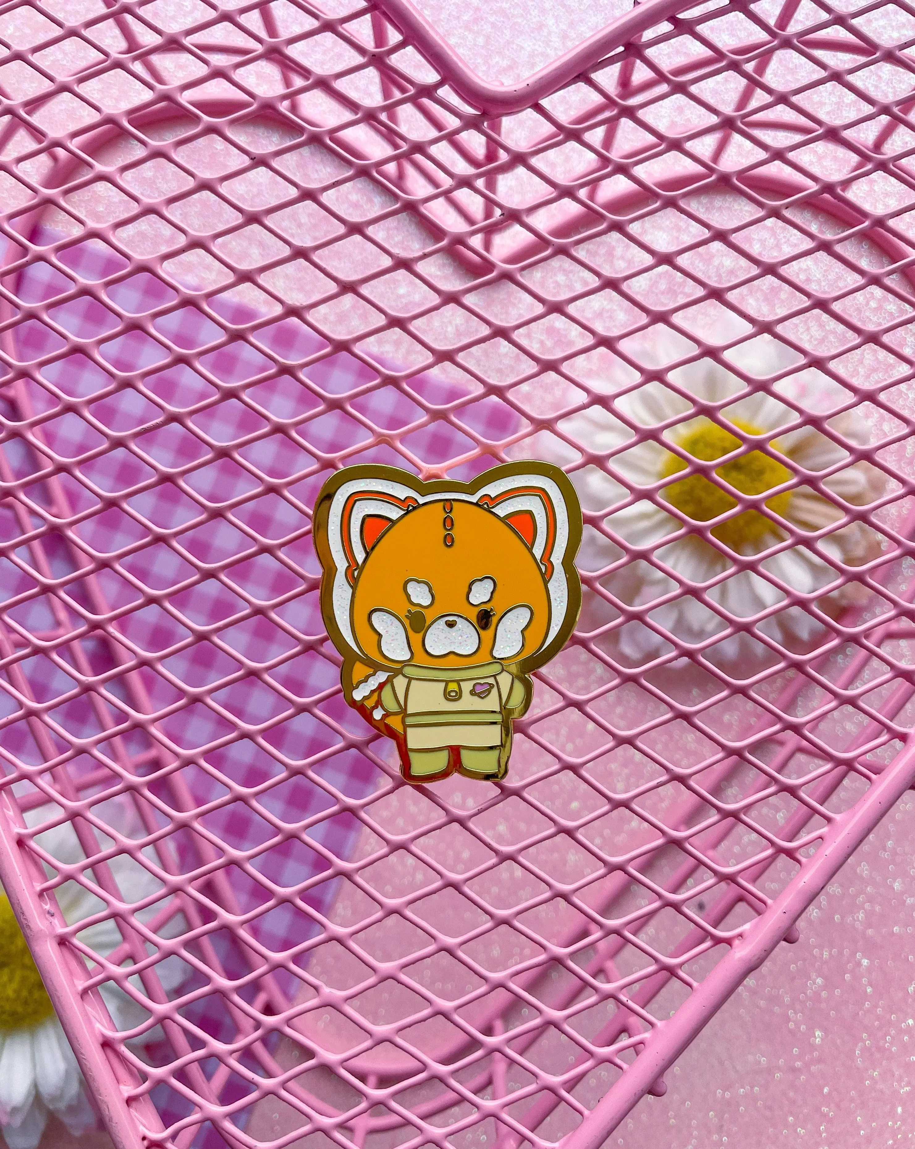 1.5-Inch Gold Hard Enamel Pin - No Duplicate Features Animal Theme Capybara Brooch with Astronaut Look, Collectibles Metal Lapel Pin for Jackets