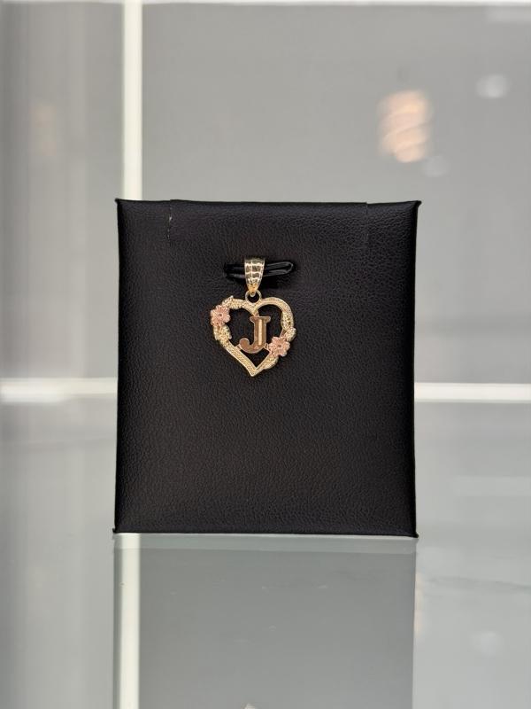 14KT Gold Heart Letters A-Z with Flowers Delicate and Beautiful 14KT Gold Heart Letters A-Z with Flowers Delicate and Beautiful