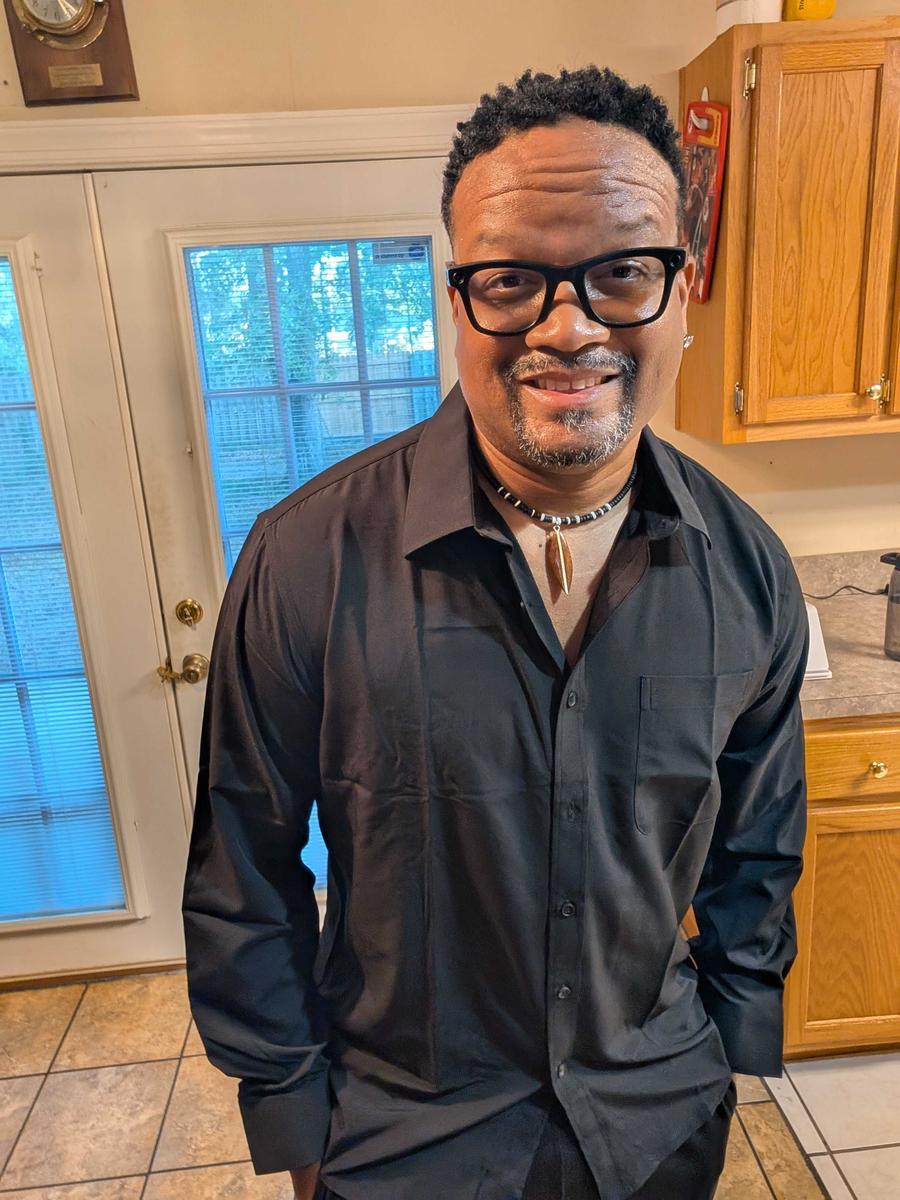 Item: Black-White-Navy, L