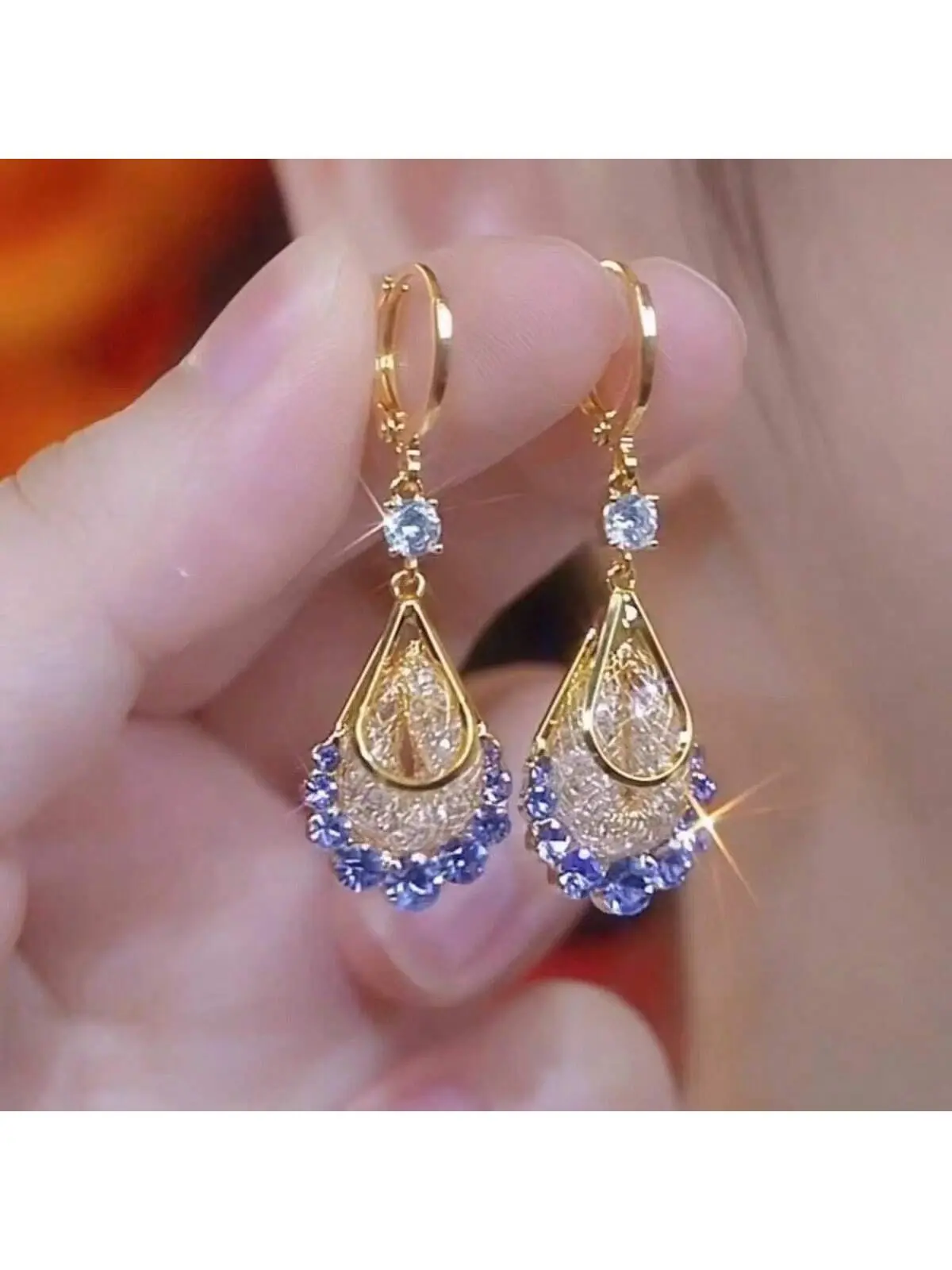 Elegant Gold-Tone Mesh Earrings with Sparkling Purple Crystal Water Droplets, Feminine Aesthetic Jewelry with a Bling Effect, an Exquisite Gift for Women, Exquisite Jewelry Gift, Sparkle Effect, Daily, Mesh Texture, Gold Earrings Set, Earring For Women