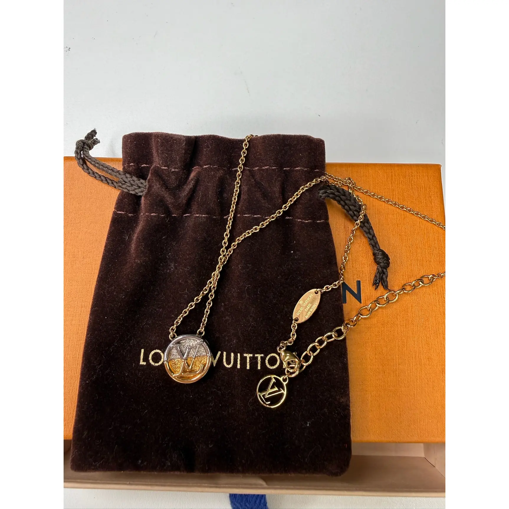 Pre-owned Louis Vuitton "L to V" Necklace (JP)