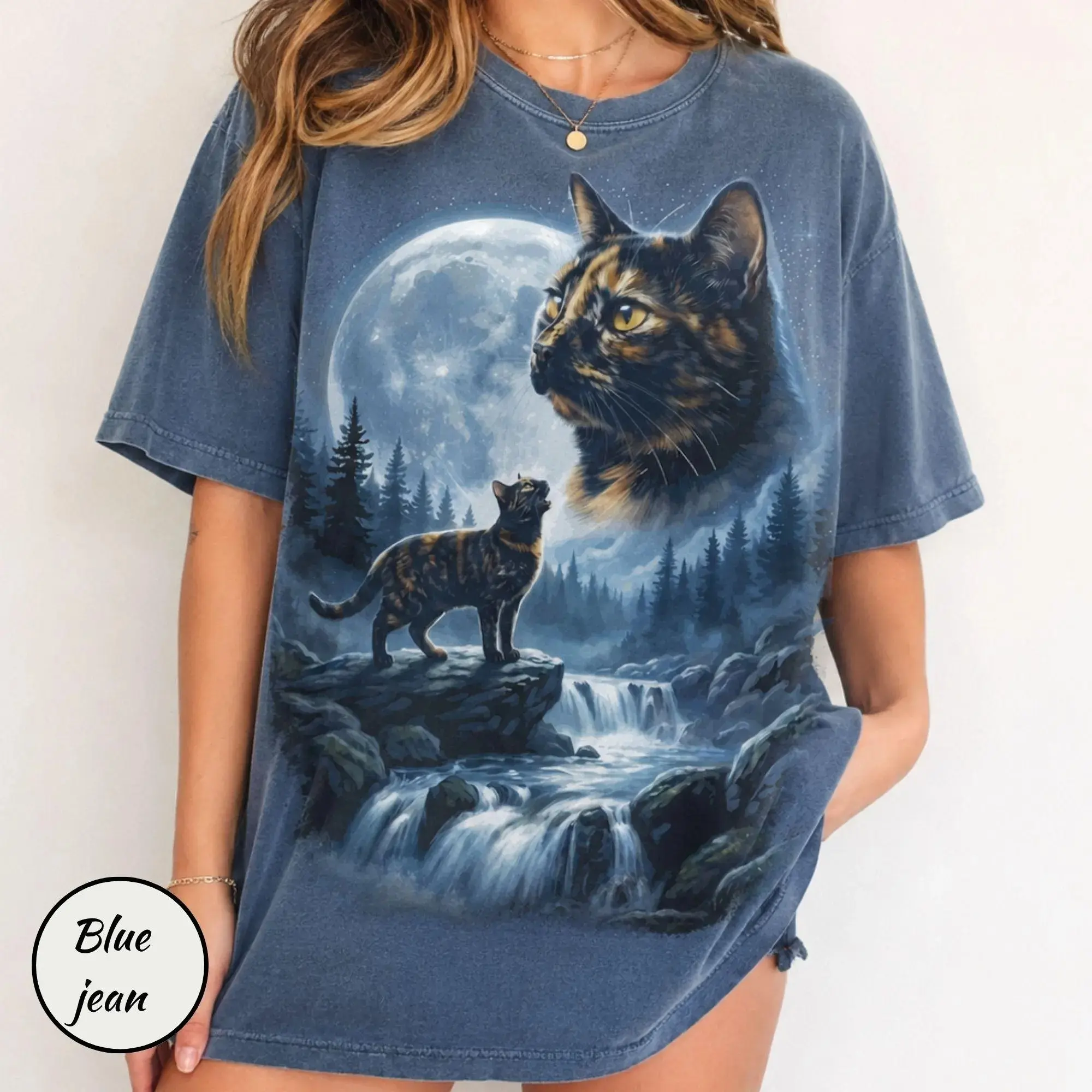 Tortoiseshell Cat Howling to the Moon Shirt - Funny Tortie Cat T-shirt, Halloween Gifts, Comfort Colors