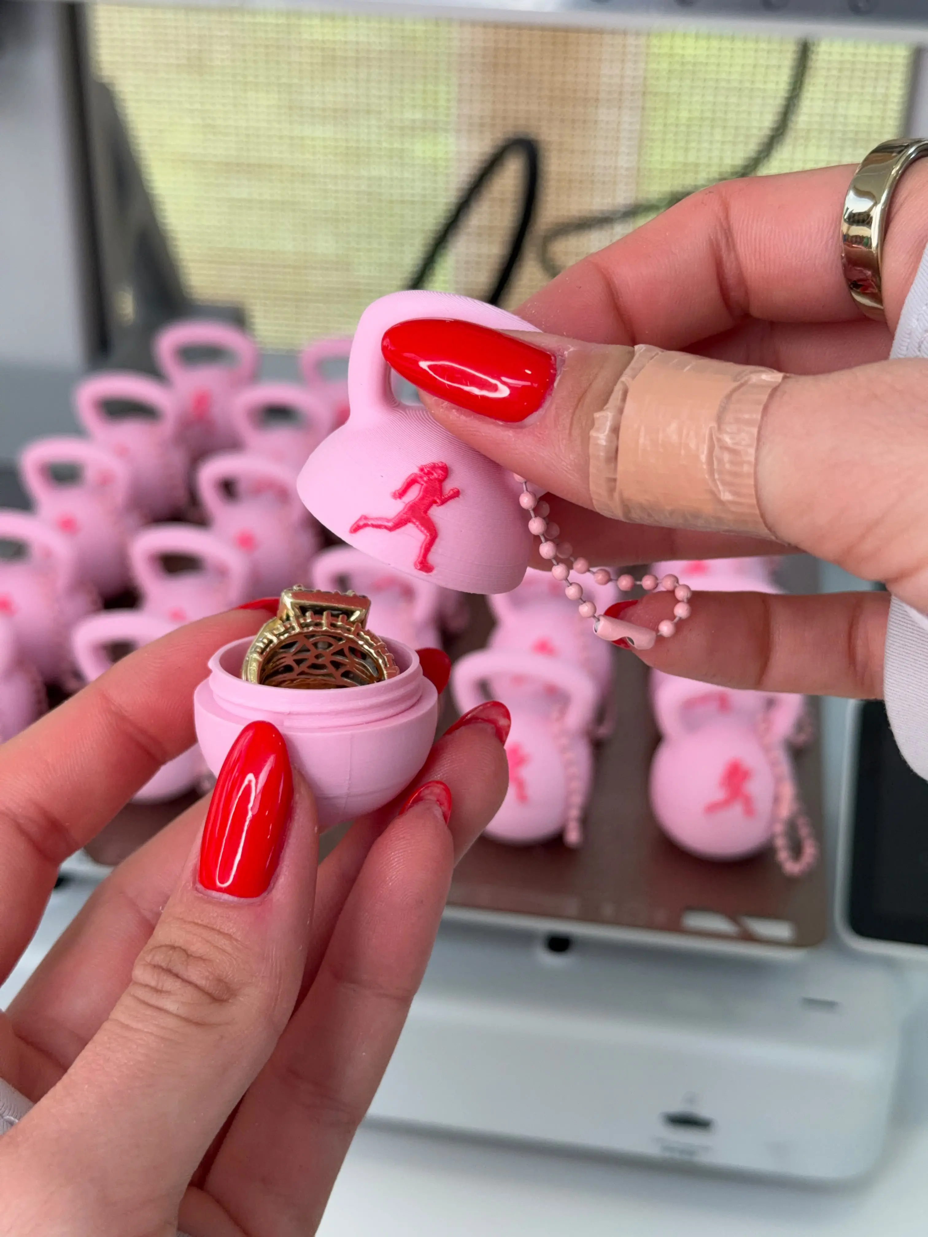 Fit & Fab Ring Safe Keychain - Gym Ring Holder
