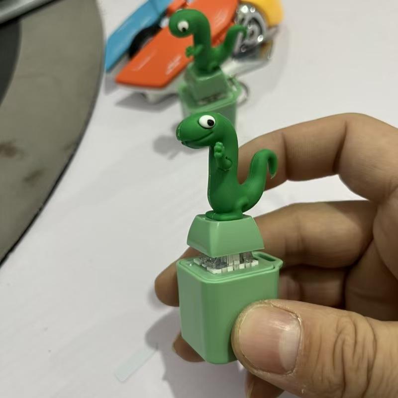 Lizard Button Keychain with Rechargeable LED Light Realistic Croak Color Changing Fun Toy for Kids & Adults Green Design Lizard Button Keychain with Rechargeable LED Light Realistic Croak Color Changing Fun Toy for Kids & Adults Green Design