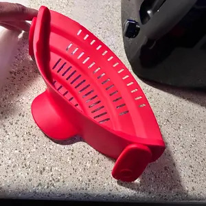 Silicone Pot and Pasta Strainer, 1 Count Adjustable Silicone Clip on Food Strainer Clamp for Kitchen Cooking Pot