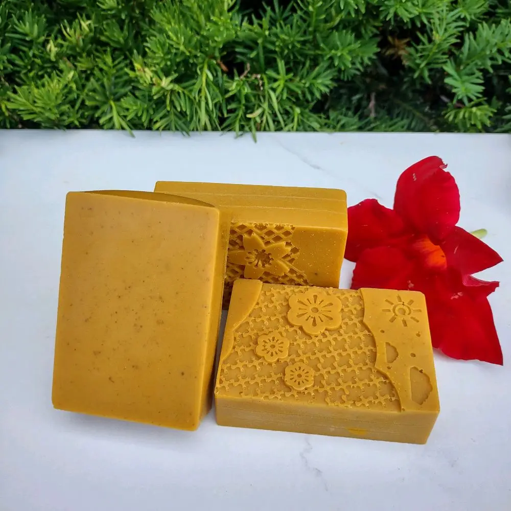 Turmeric &carrot soap deep cleanser  for acné eczema  dat spot sensitive skin  shine &Bright