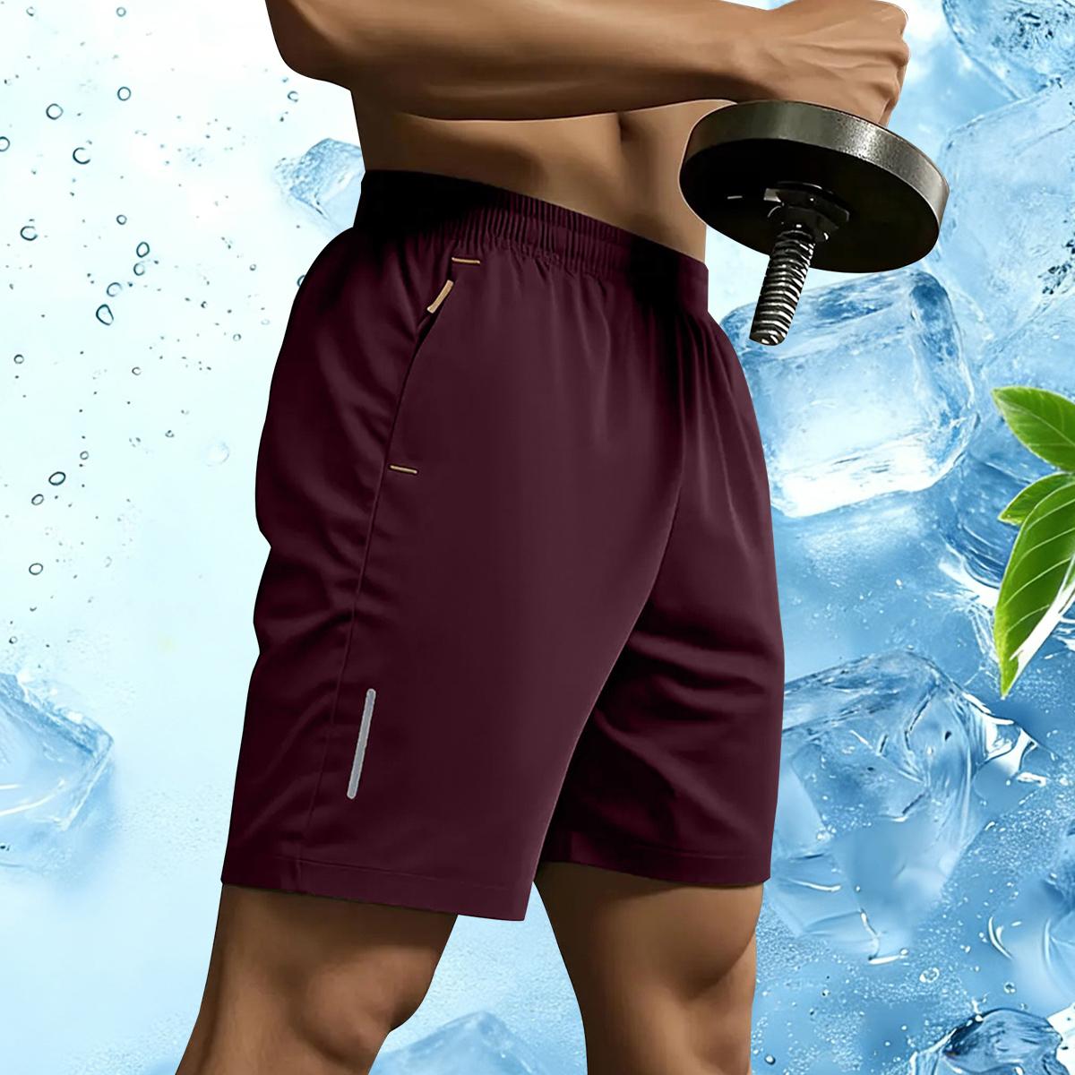 Men’s athletic shorts—the stylish, casual choice for running and fitness; breathable and quick-drying, perfect for the beach and outdoor activities.