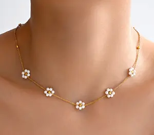 17KM Pearl Necklaces for Women, Daisy Pearls Choker for Women's Pearl Strand Necklaces as Valentines Day Gifts for Teens, Silver Daisy Birthday Gifts 3 Pearls White Necklace as Bridesmaid gifts