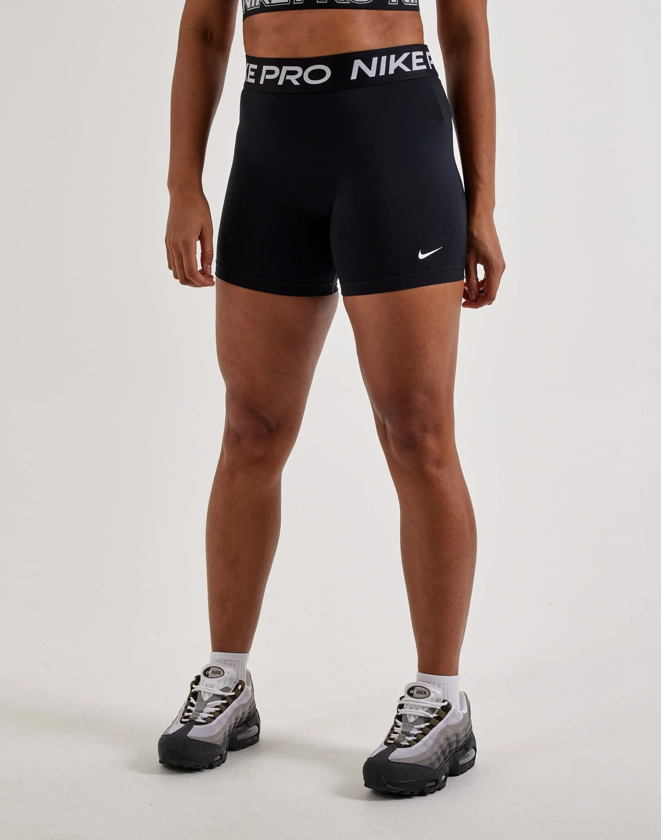 Womens Nike Pro 365 Mid-Rise Shorts