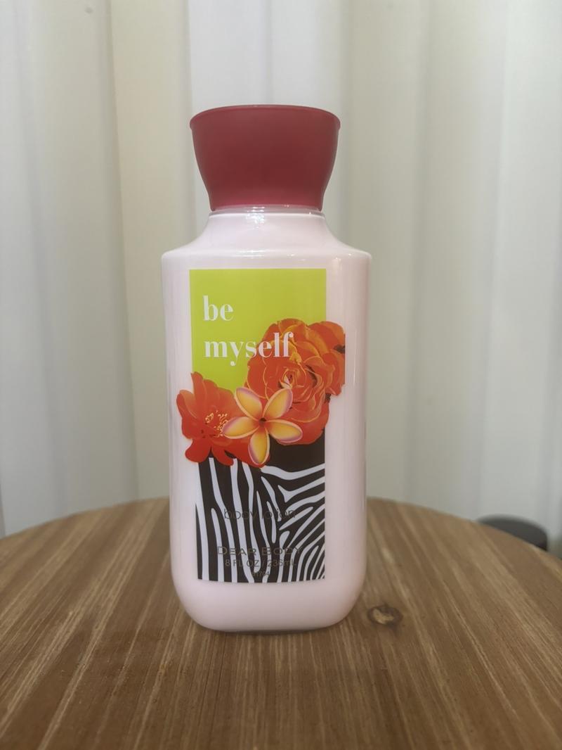 Dear Body lightly fragrance lotion Body Care Scented Cosmetic Skin Care Hydrating Moisturize Smooth Aloe Blend Grape Vitamins Comfort