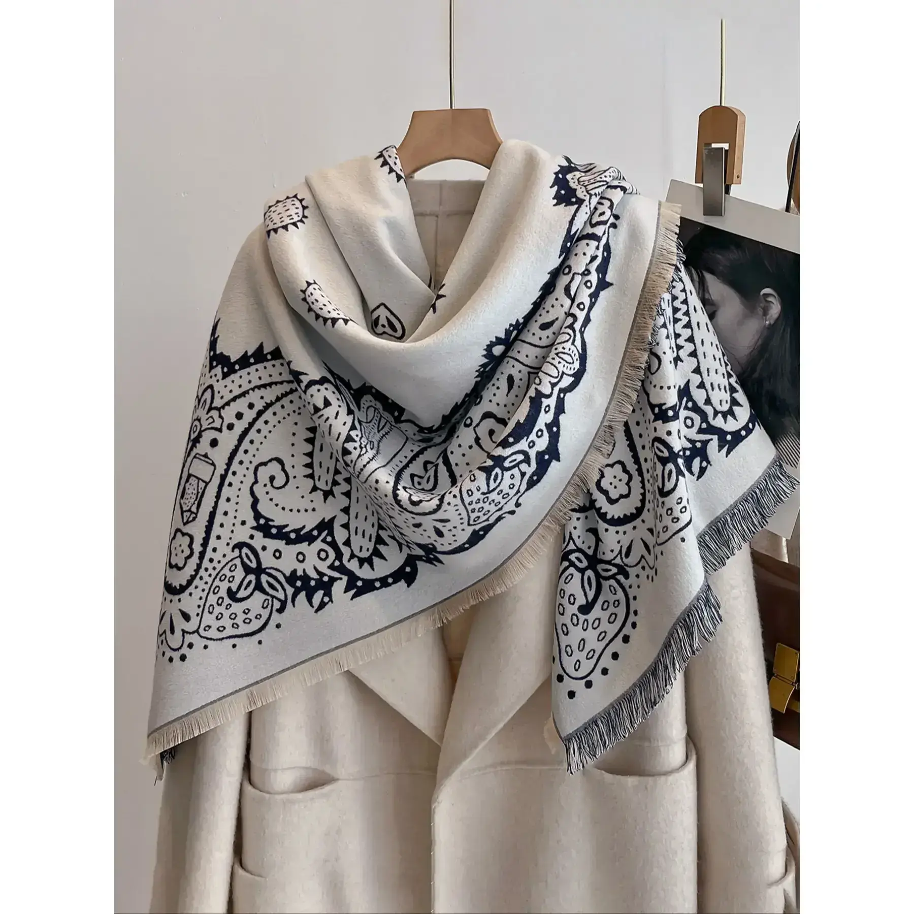 Women's Elegant Paisley Print, Fall & Winter Windproof Warm Wrap Scarf, Boho Style Shawl, Stylish Outdoor Fashion Accessory Women's Elegant Paisley Print, Fall & Winter Windproof Warm Wrap Scarf, Boho Style Shawl, Stylish Outdoor Fashion Accessory