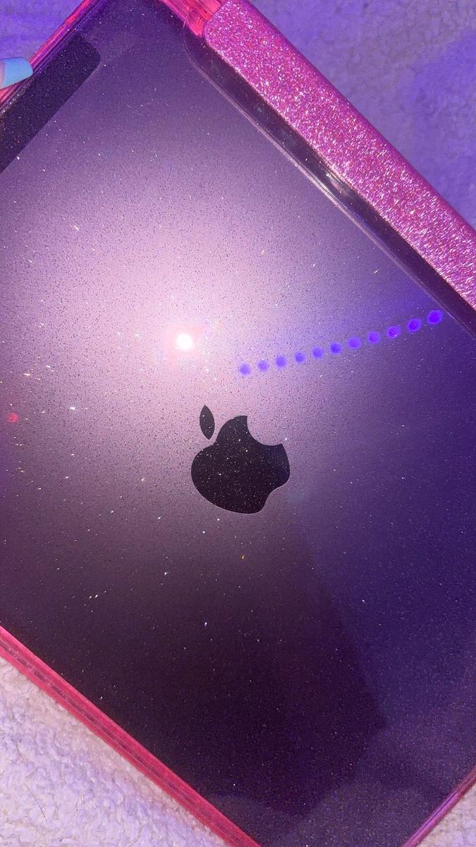 Item: Glittering Pink