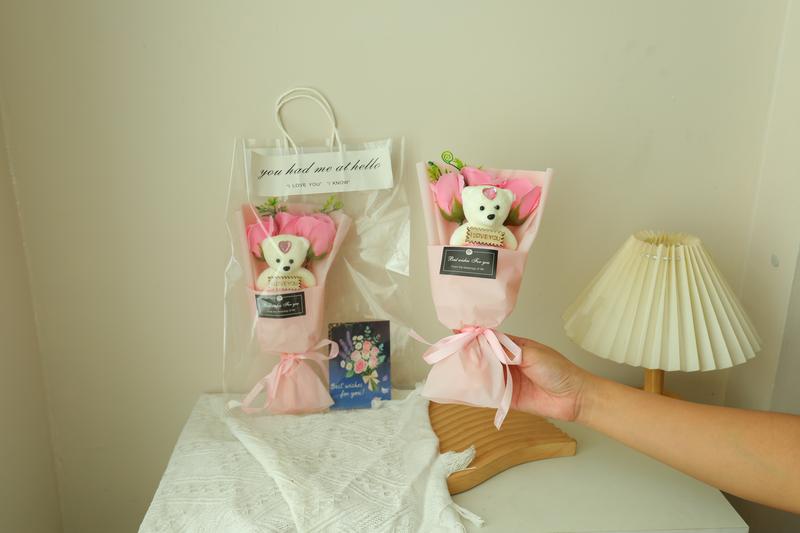 Versatile Gift Set for Special Occasions - 1 Set of Dolls & Bouquets with Teddy Bear Ideal for Birthdays Christmas Valentine's Day & Commemorative Gifts for Children Girls Boyfriends Wives Husbands