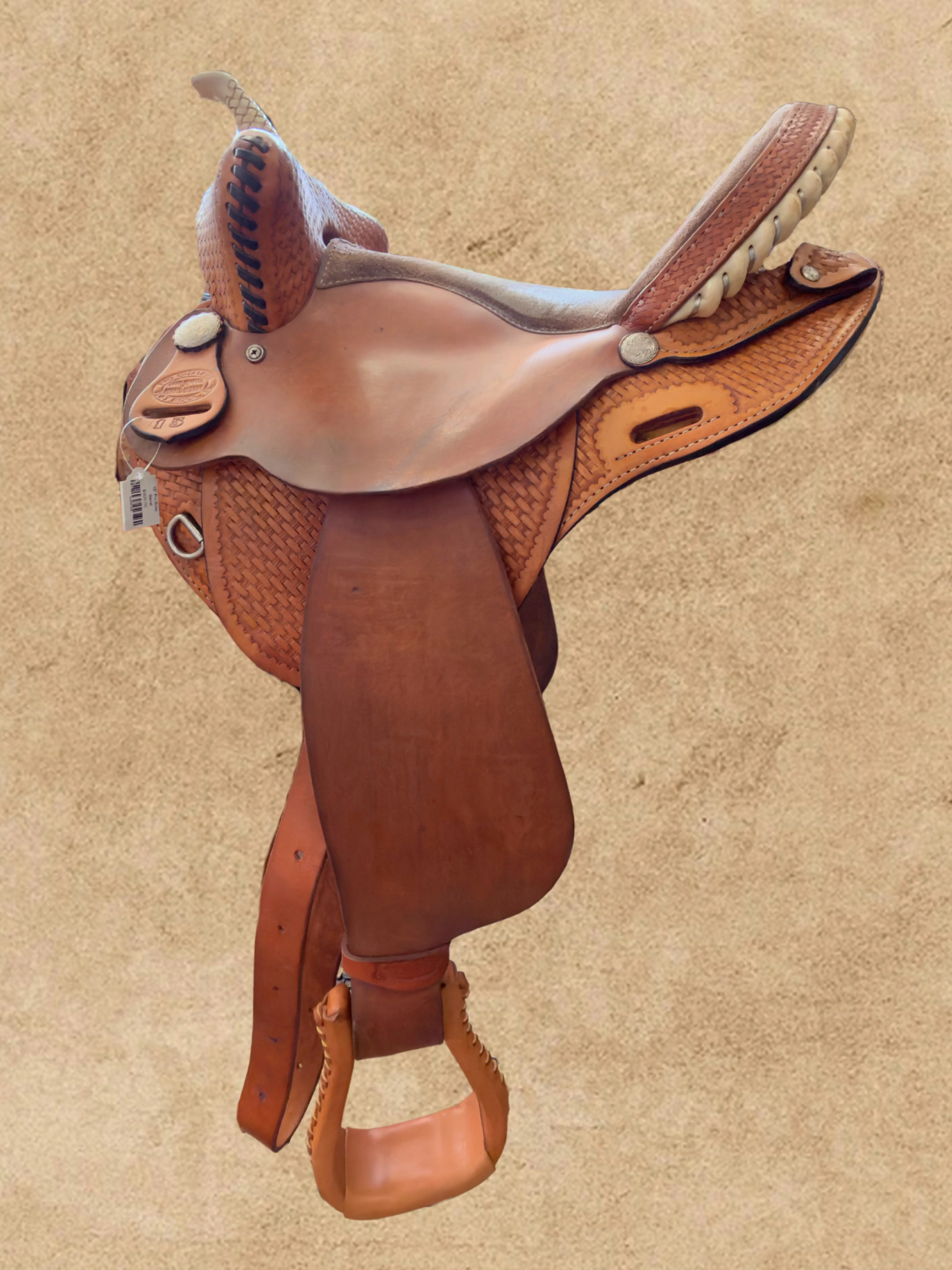 15" Pre-Owned Unisex Western Pro Rider Leather Barrel Saddle - Equestrian Riding Saddle with Balanced Fit, Standard Seat, Basket Tooled Design