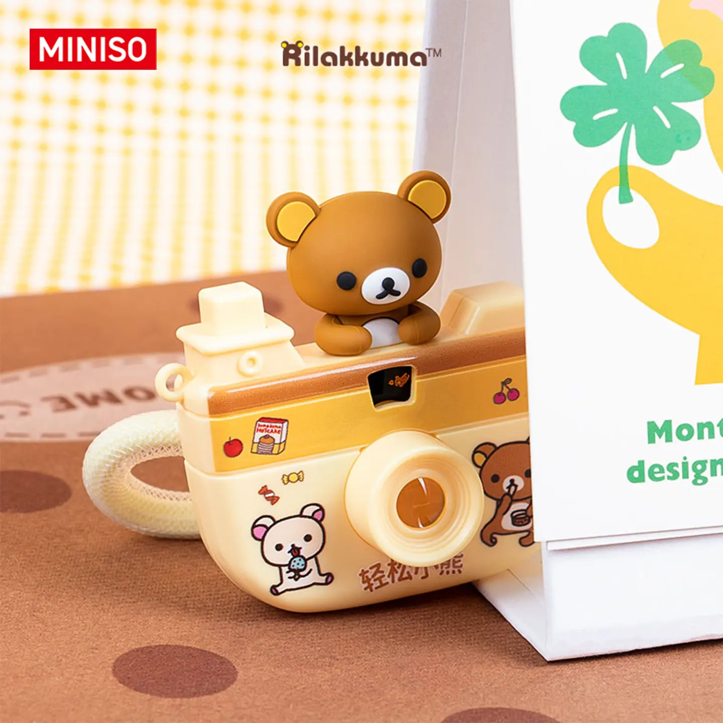 [Back to school]MINISO x Rilakkuma “Movie Room” Light-Up Projection Keychain | Cute Camera Bag Charm with 8 Projection Images, Night Glow Pendant for Backpack & Gifts, Back To School