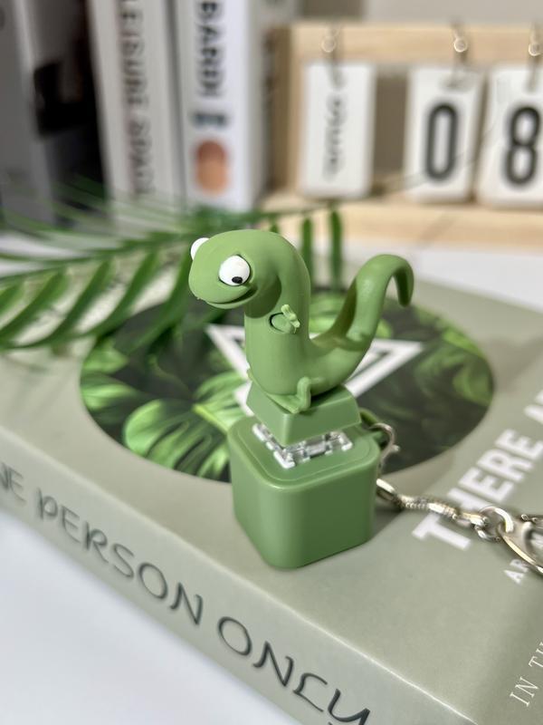 Lizard Button Keychain with LED Light, Realistic Croak & Color-Changing Fun Toy for Kids and Adults
