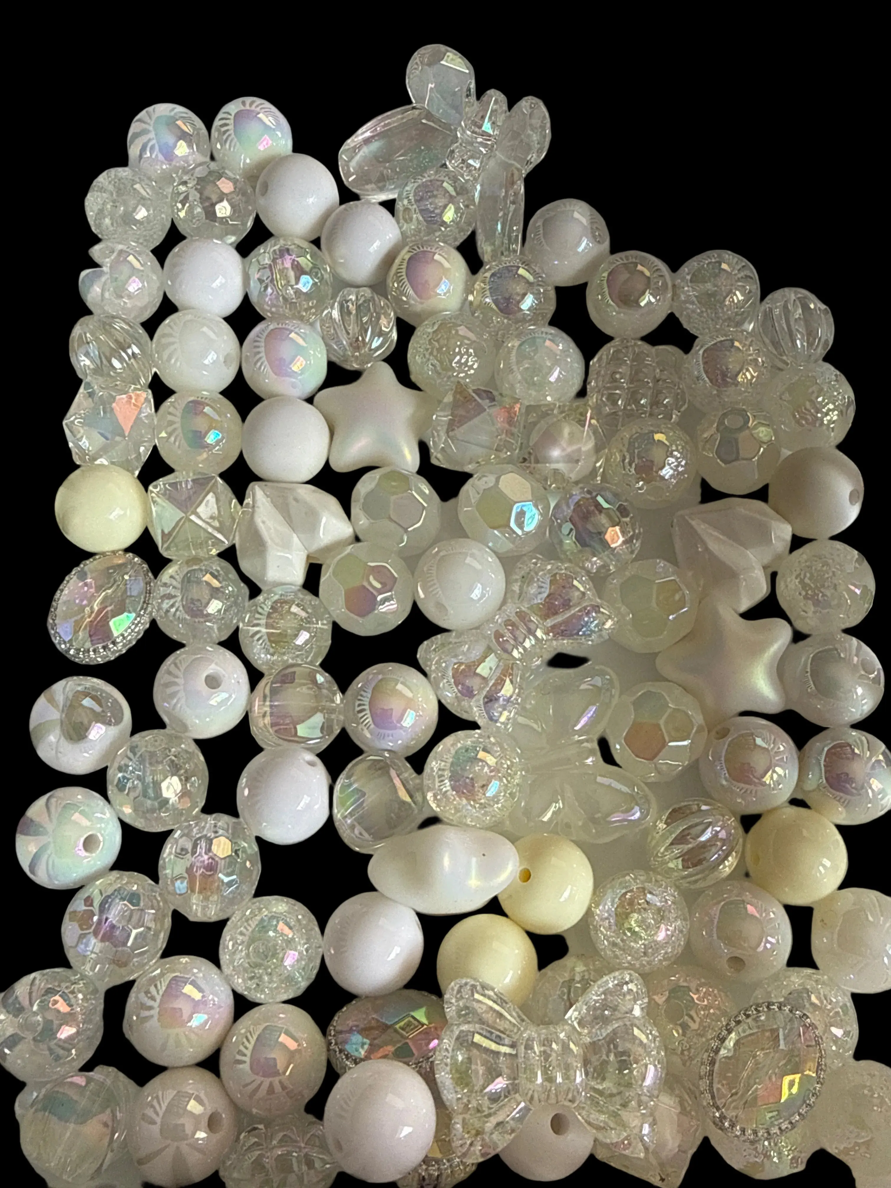 BM14- 224gm of MIXED UVAB White/Clear/Cream Colors Acrylic Beads For DIY