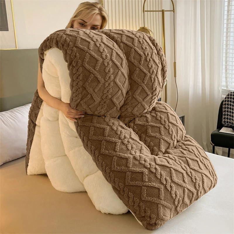 Fall-Winter Hit! Queen Size 3Pcs Faux Fur Down Comforter Set | Velvet Leaf Embossed, Thermo-Lock No Leakage, Anti-Static & Machine Washable | Plush Warm Bedding Antistatic