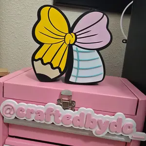 Pen Holder Bow Design 3D Print - Vibrant Colors & Unique Shape for Desk Organization