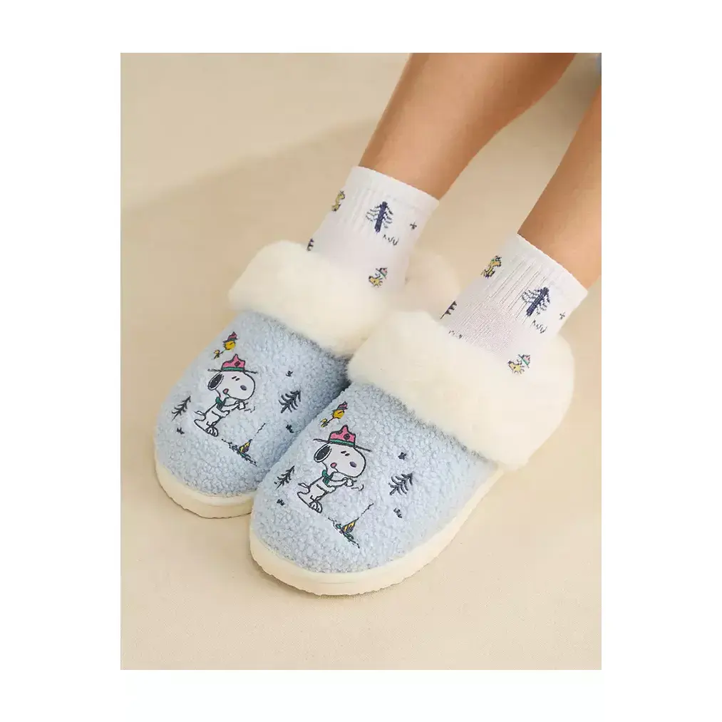 AE Camp Snoopy Scuff Slipper
