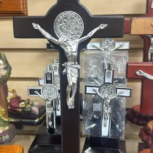 Crucifijo de San Benito 11x5  de Madera Religious Decor