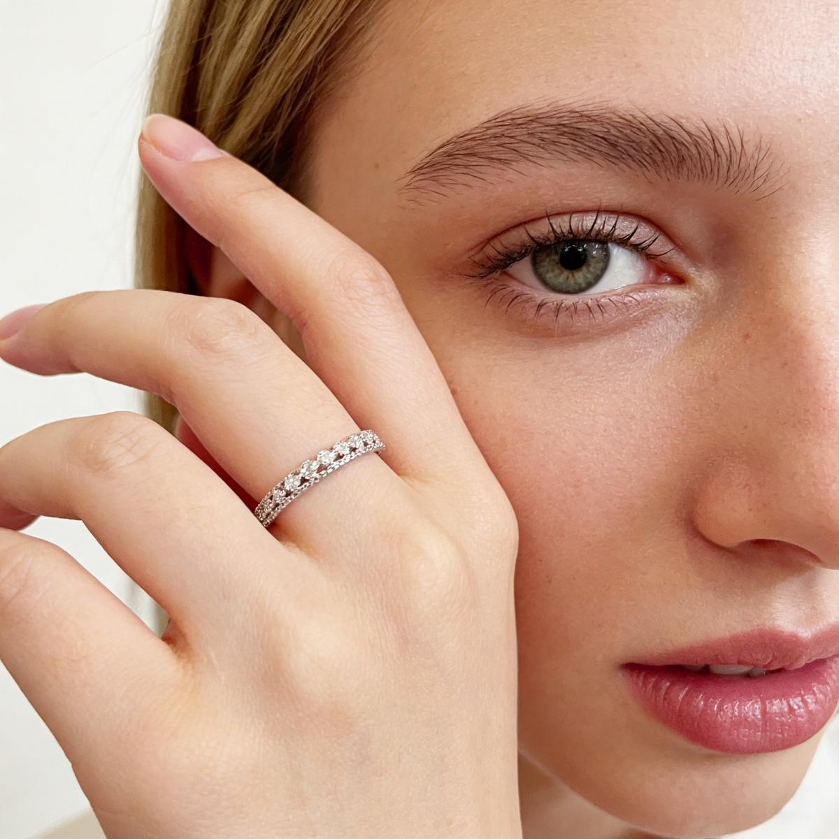 Eternity Love Band Ring Round Cut VVS Synthetic Moissanite Ring Jewelry Silver-plated Band Perfect Birthday Engagement Wedding Anniversary Christmas Valentine's Day Gift