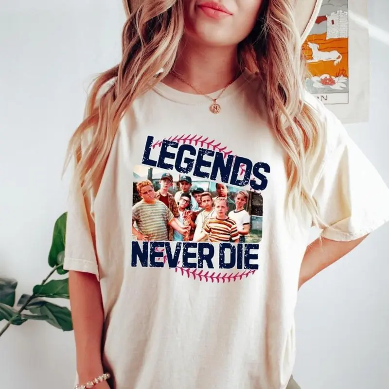 Women's Retro 1990s Sandlot Legends Never Die Short-Sleeve Baseball Graphic T-Shirt - Breathable Soft Slim Streetwear Everyday Bohemian Casual Core Tee, Back to School Essential (No Jackets Included)