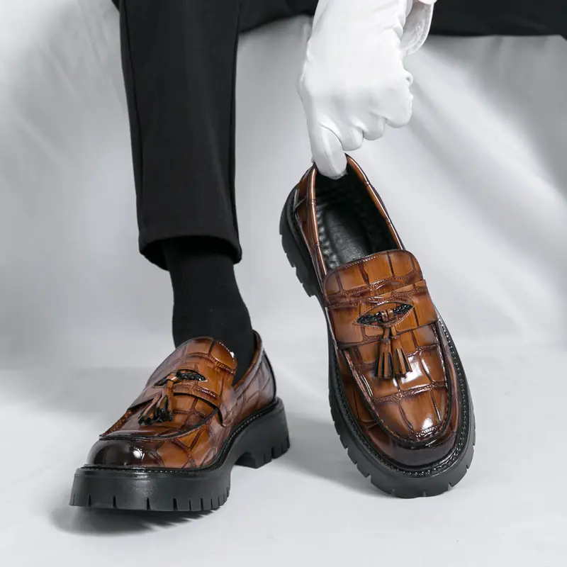 Ubetif Men's Tassel Decor Leather Slip-On Loafers - Fashionable, Exquisite, Simple Elegant Plain Round Toe, Business Temperament Flats for Daily Wear, Office Use, Valentine's Day Gift Footwear tiktokshopbacktoschool