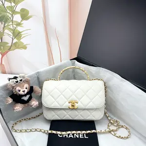 Pre-owned CHANEL Lambskin Shoulder Bags 7.8'' R3919 Shoulder Bag C537937771 0305 T1 Qiqi