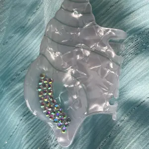 Shell rhinestone claw clip