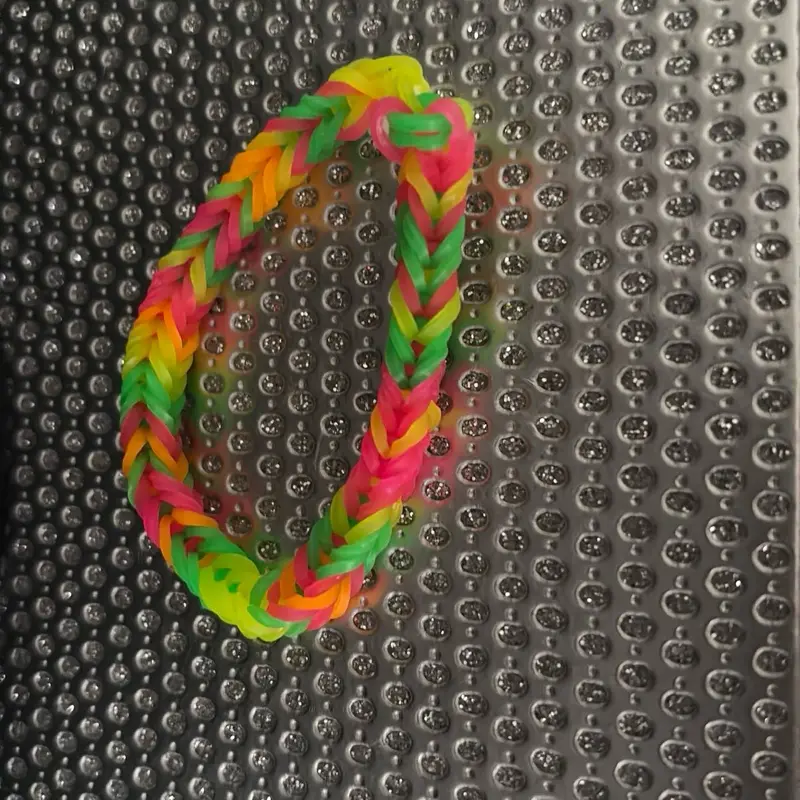 Rainbow Loom Bracelet - Multicolor Braided Design for Kids & Adults - Perfect for Crafting & Fun DIY Projects